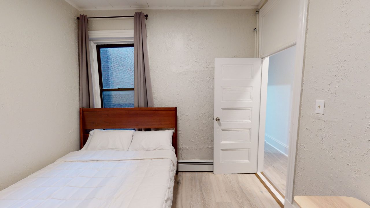 a room in Allston photo 2