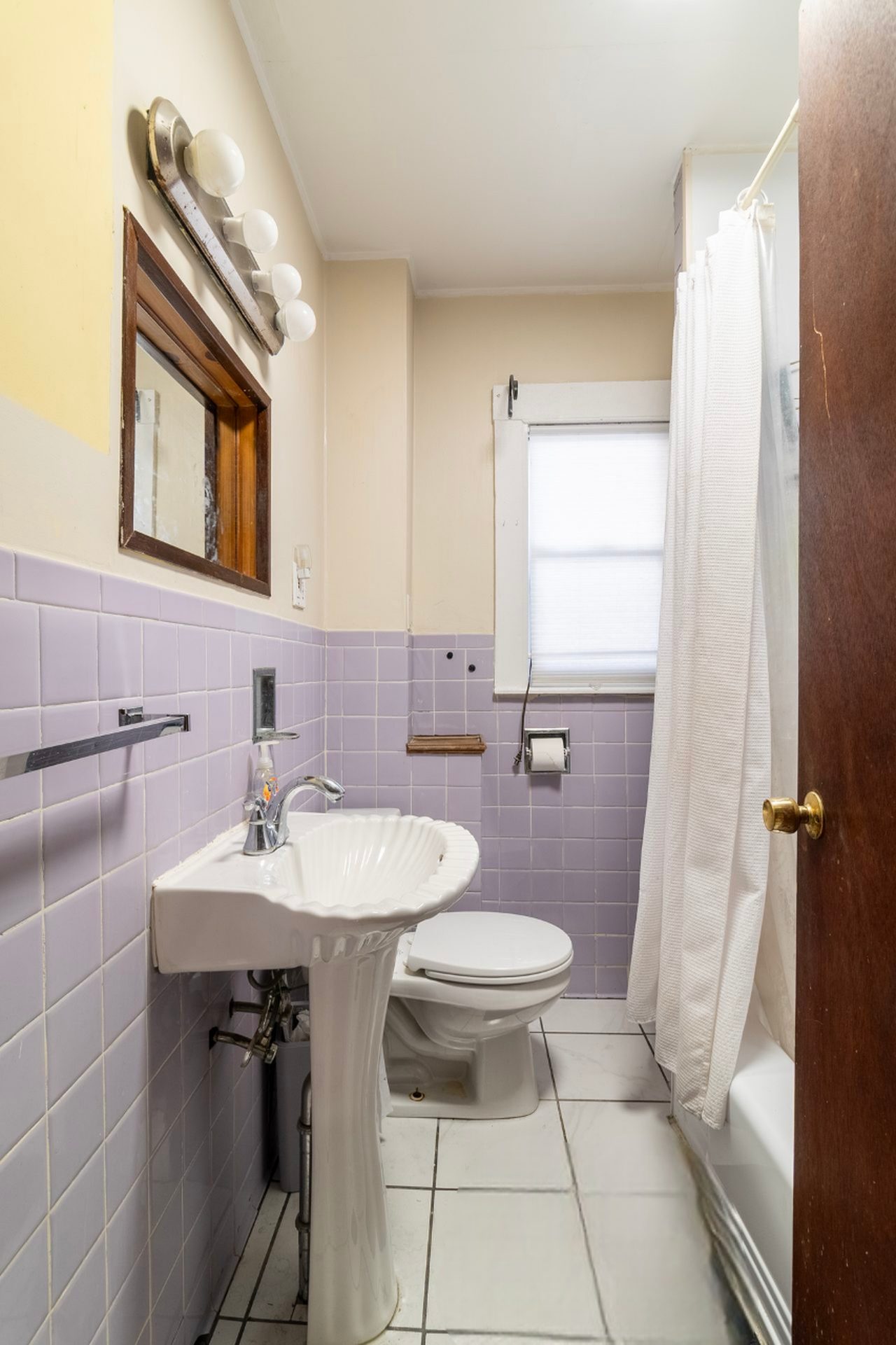 a room in Allston photo 9
