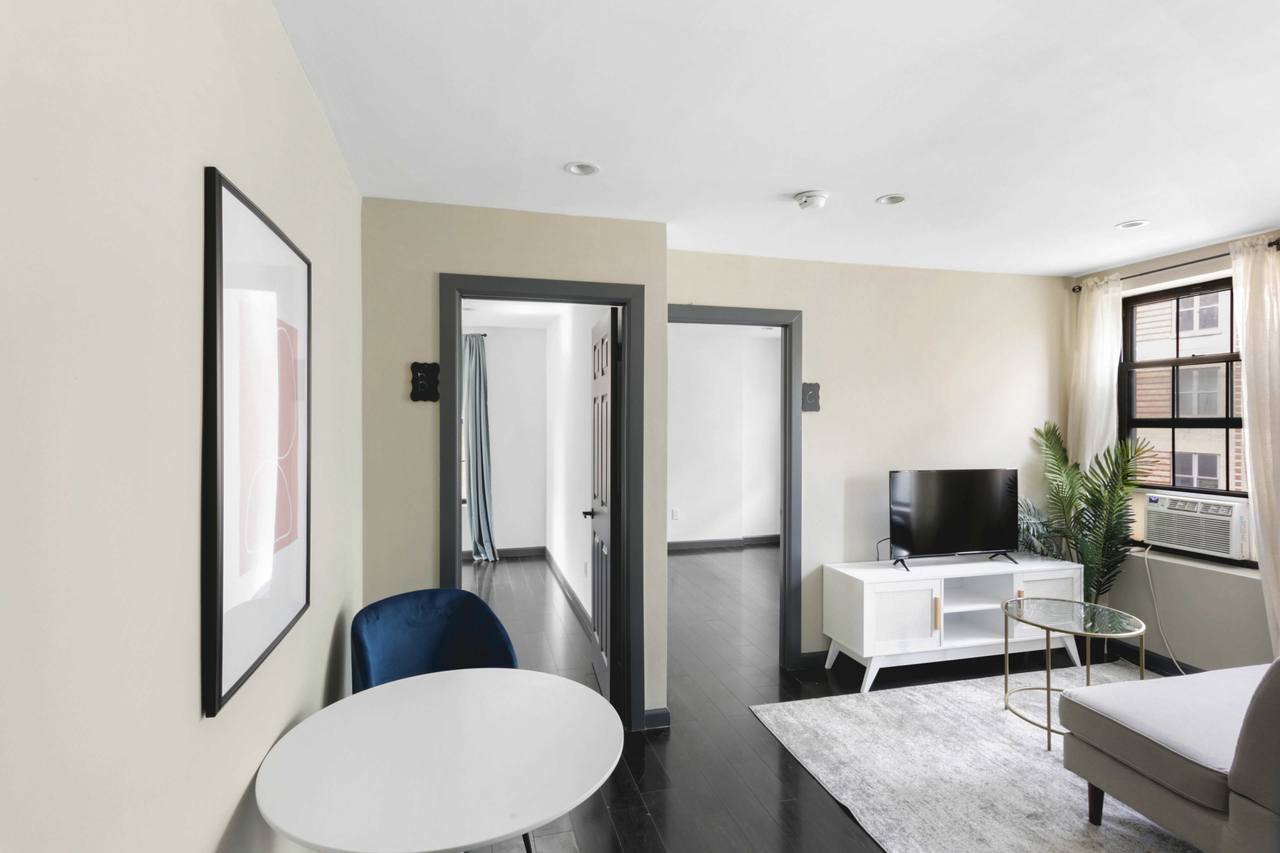 a room in East Village photo 8
