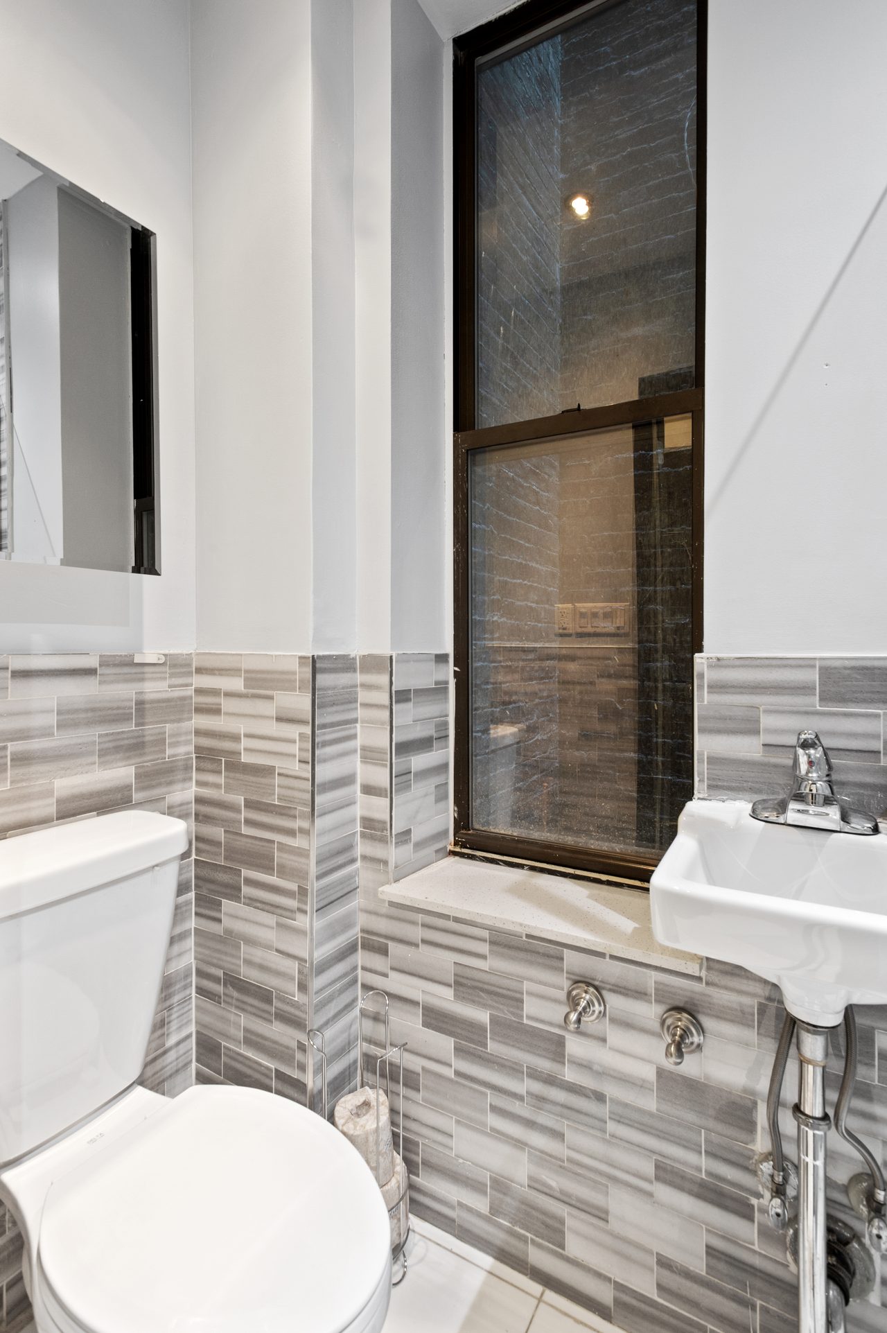a room in Morningside Heights photo 8
