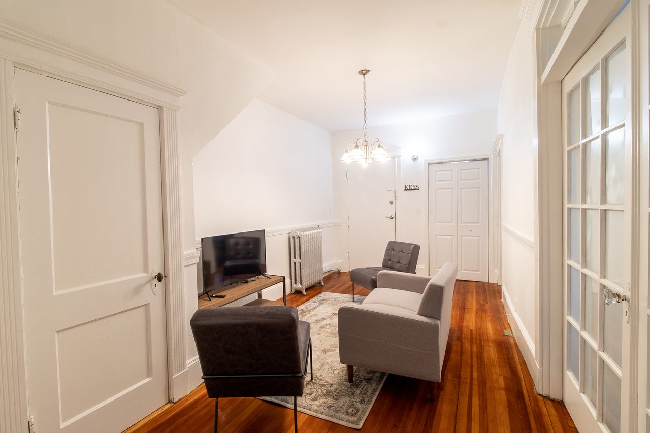 a room in Franklin Field North photo 8