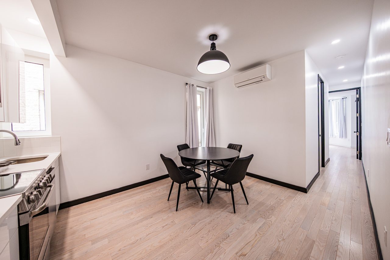 a room in Flatbush photo 5