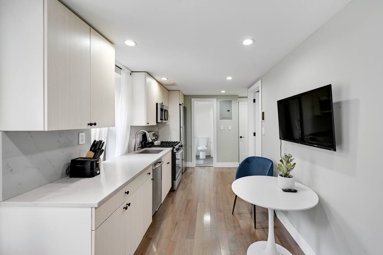 a room in East Village photo 5