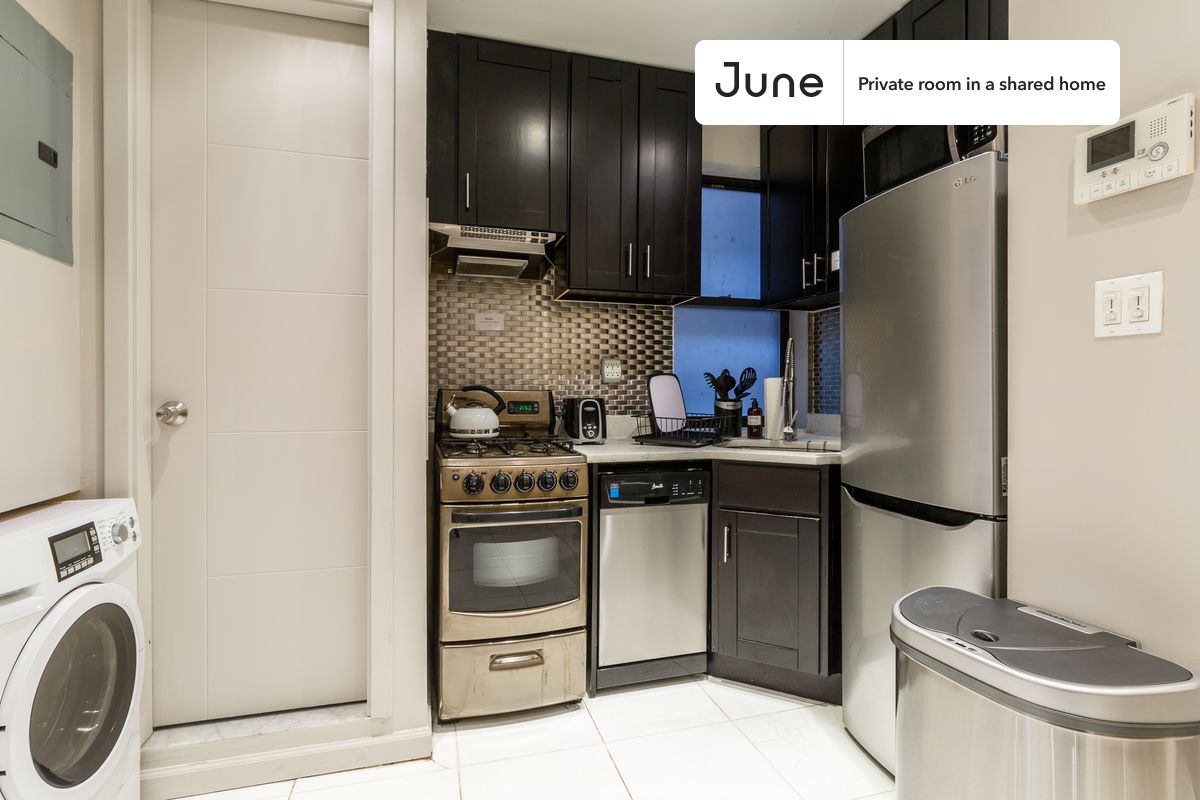 a room in Morningside Heights photo 5