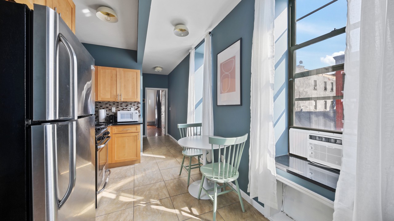 a room in East Harlem photo 5