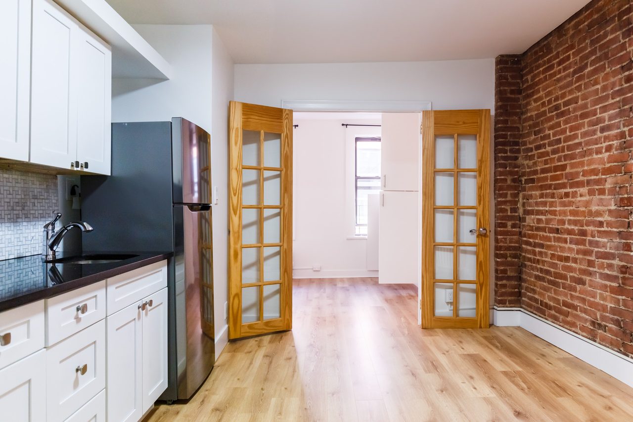 a room in Hell's Kitchen photo 5
