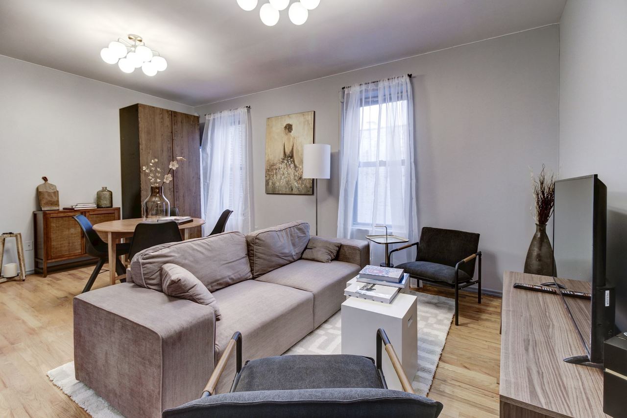 a room in Hamilton Heights photo 4