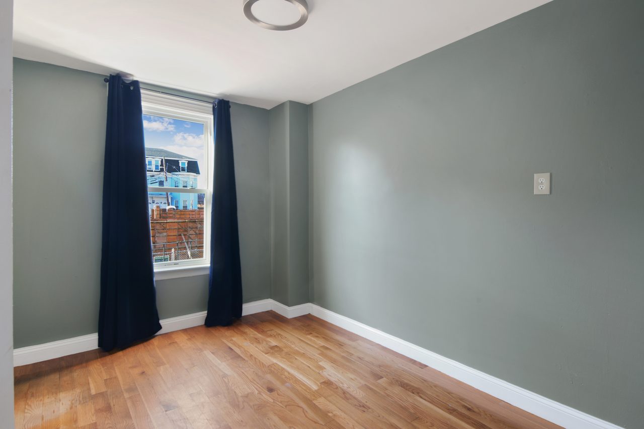 a room in Allston photo 2