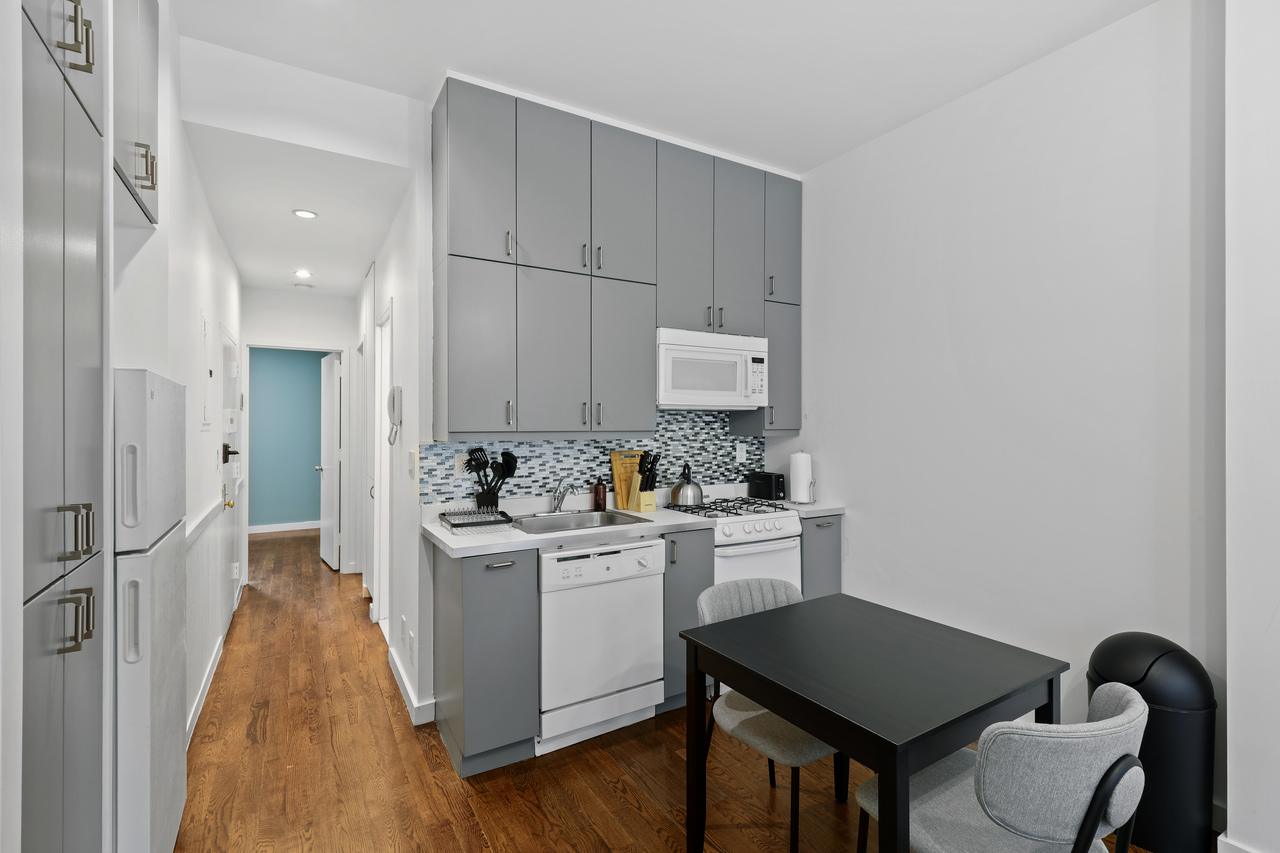 a room in Upper East Side photo 4
