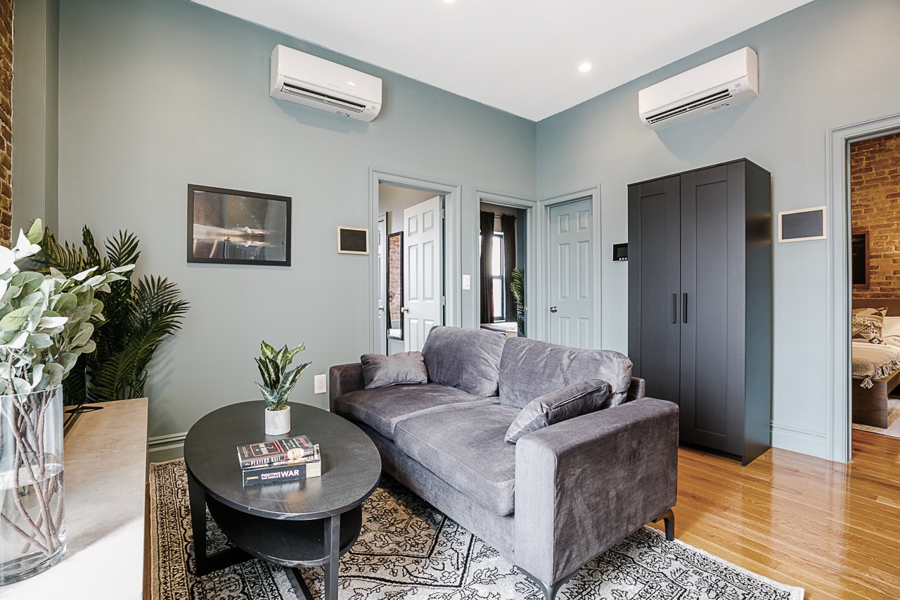 a room in Manhattan Valley photo 3