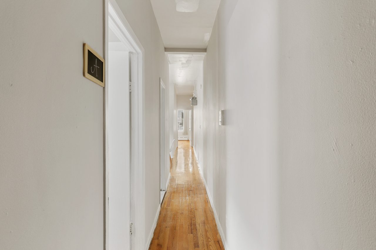a room in Morningside Heights photo 7