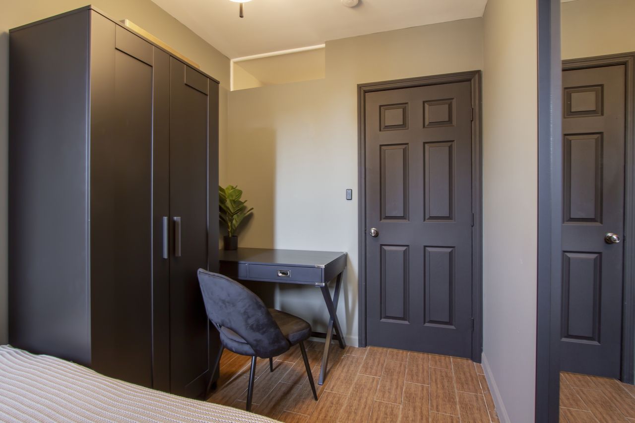 a room in Lower East Side photo 2
