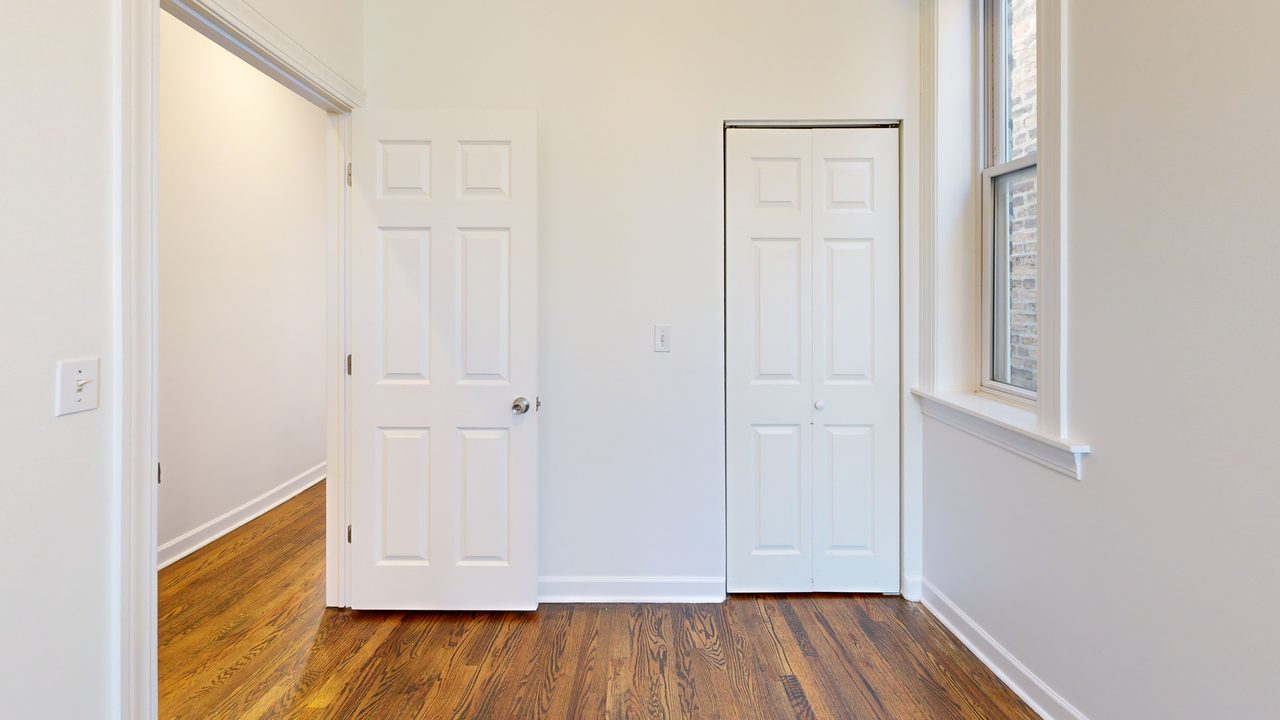 a room in Near West Side photo 3