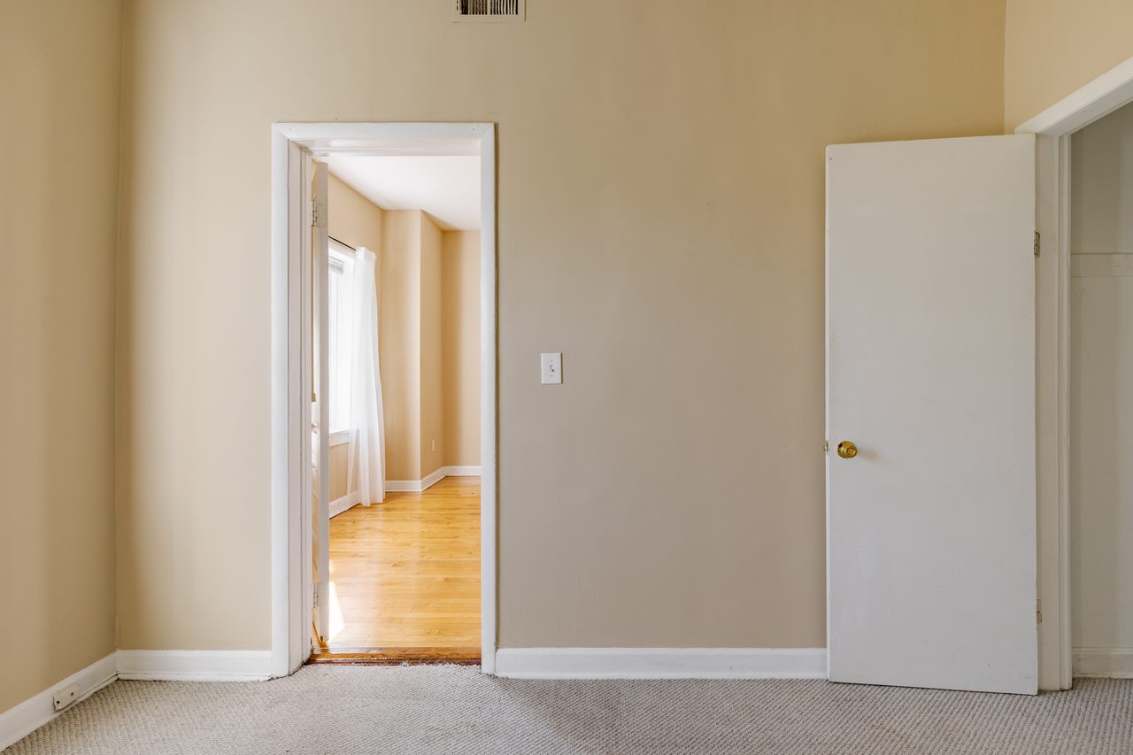 private room in West Town photo 3