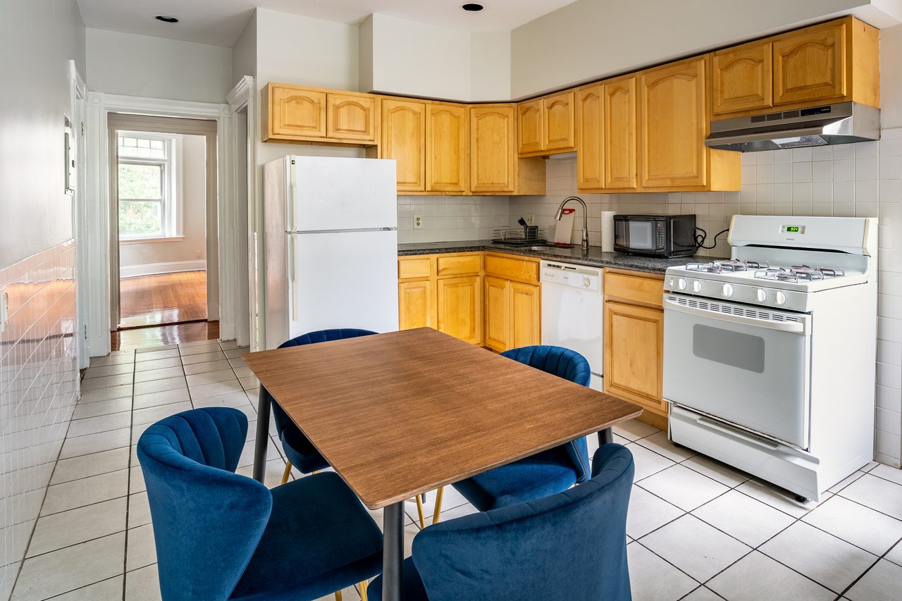 a room in Brookline Village photo 9