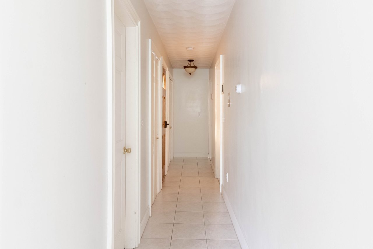 a room in Wellington-Harrington photo 7