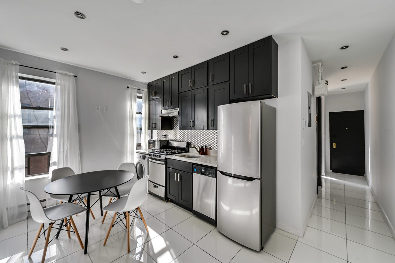 a room in Morningside Heights photo 5
