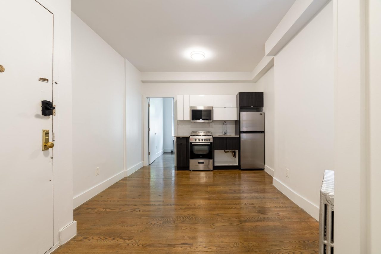 a room in East Village photo 5