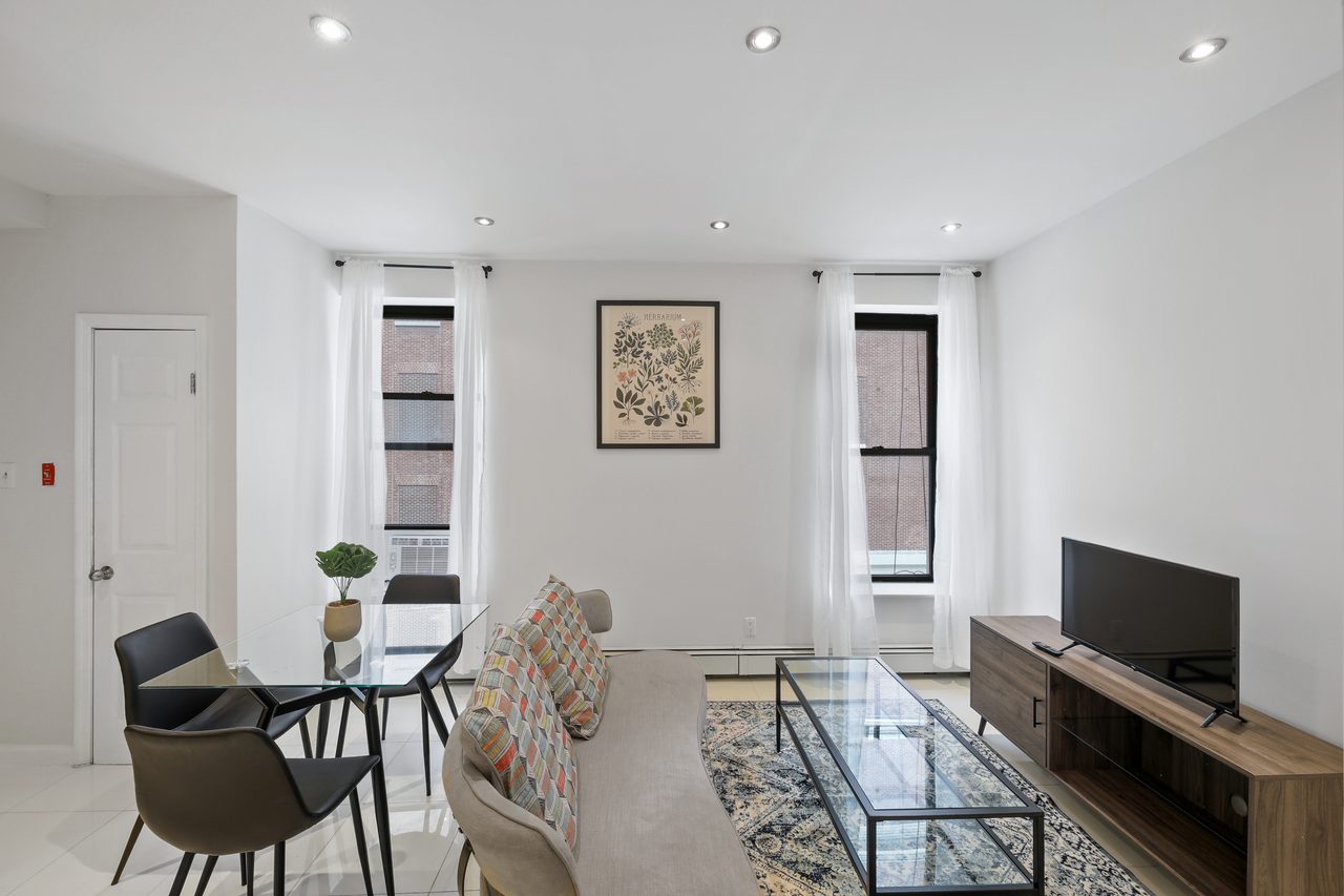 a room in Morningside Heights photo 5