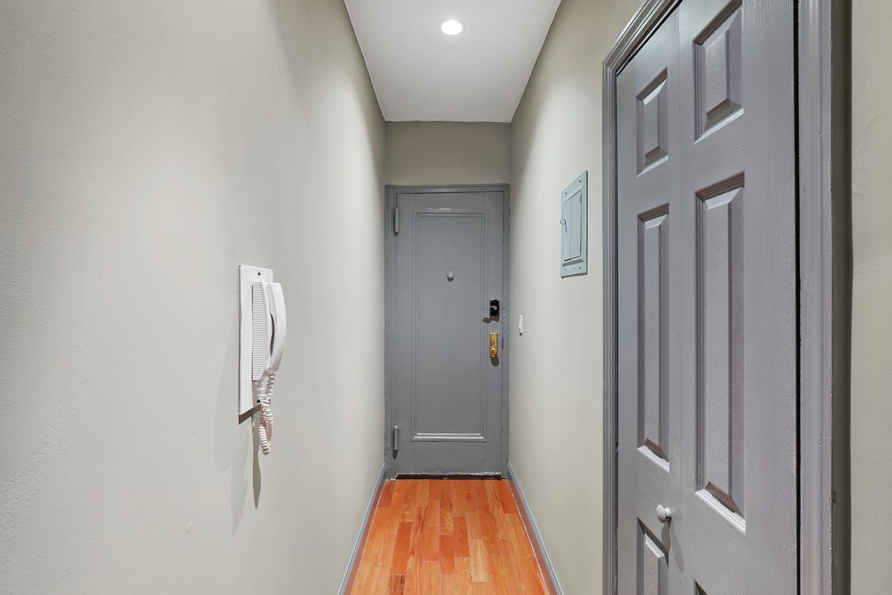 a room in East Village photo 6