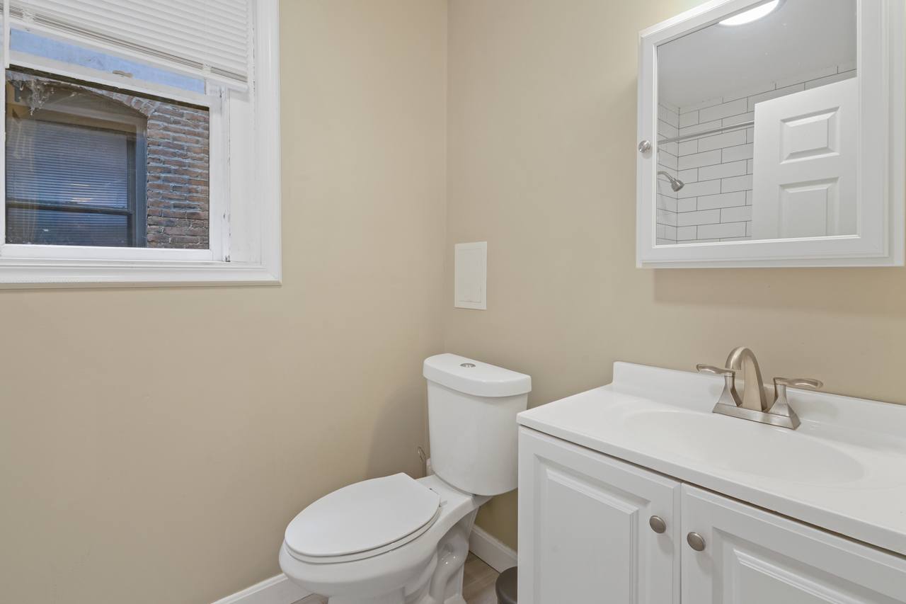 a room in Allston photo 5