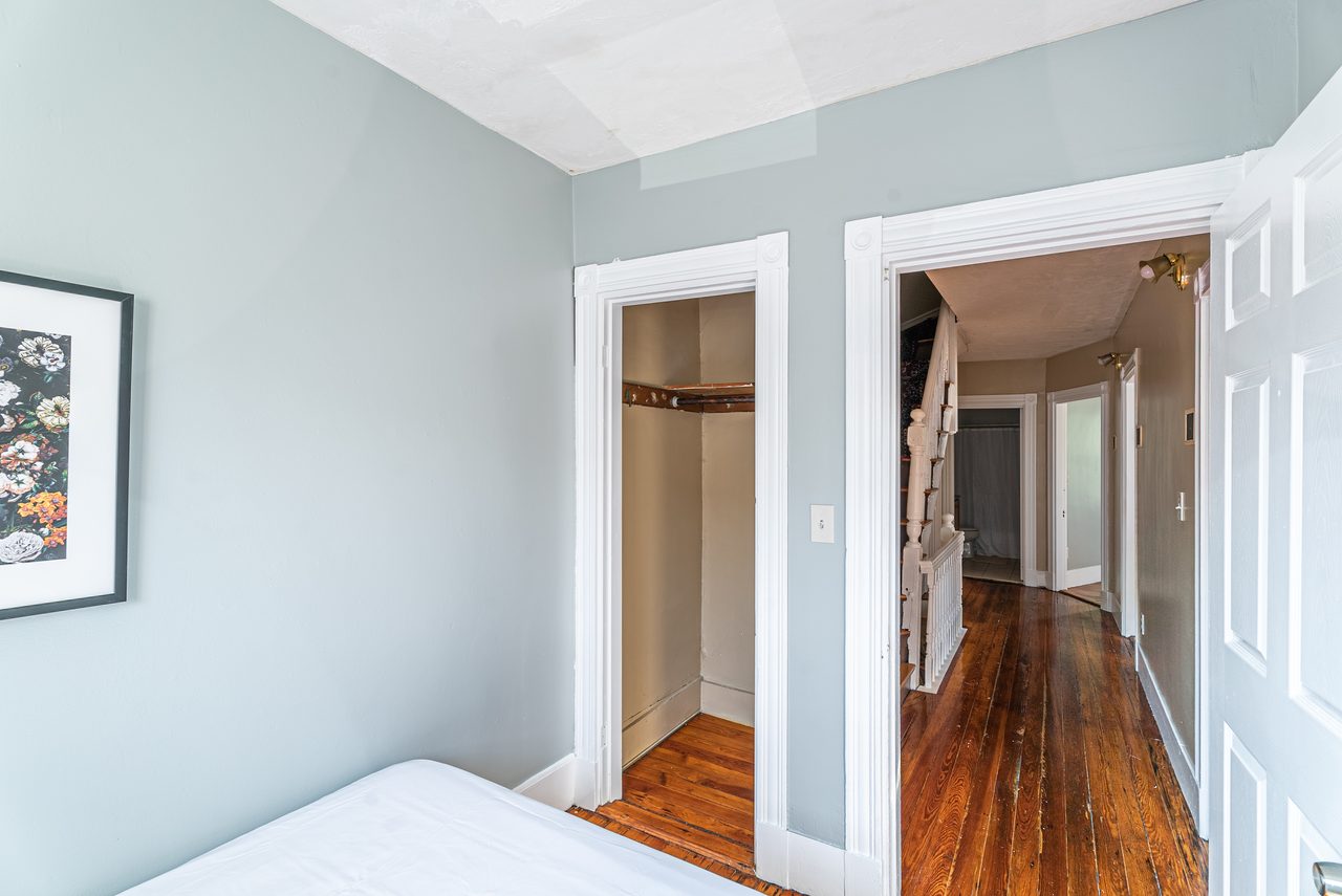 a room in Allston photo 3