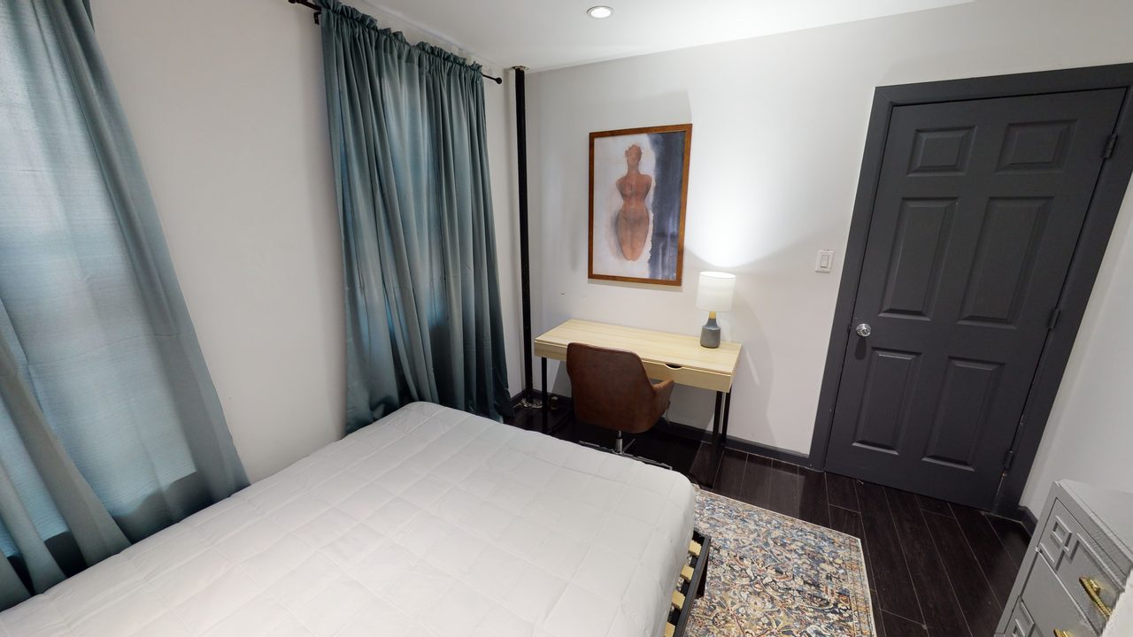 a room in East Village photo 5