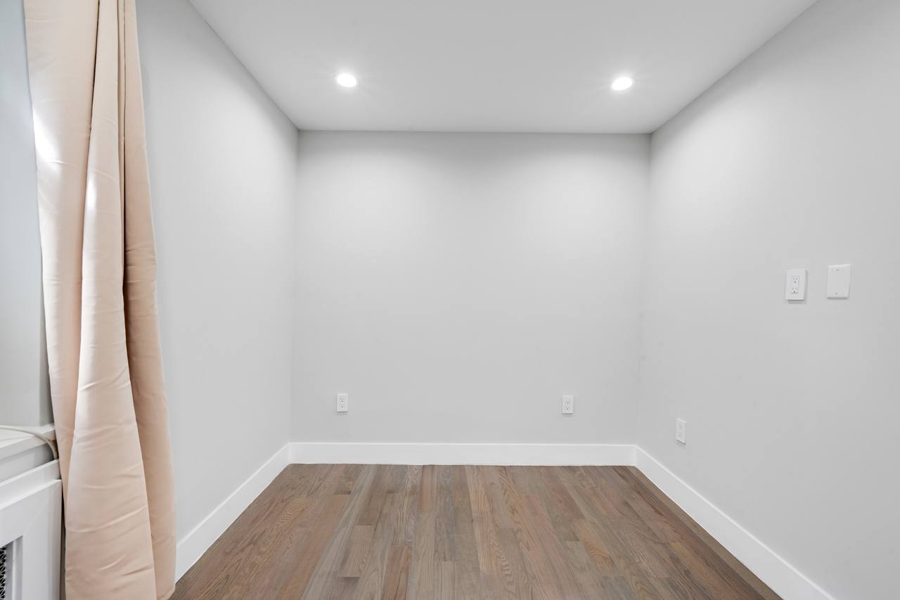 a room in East Village photo 4