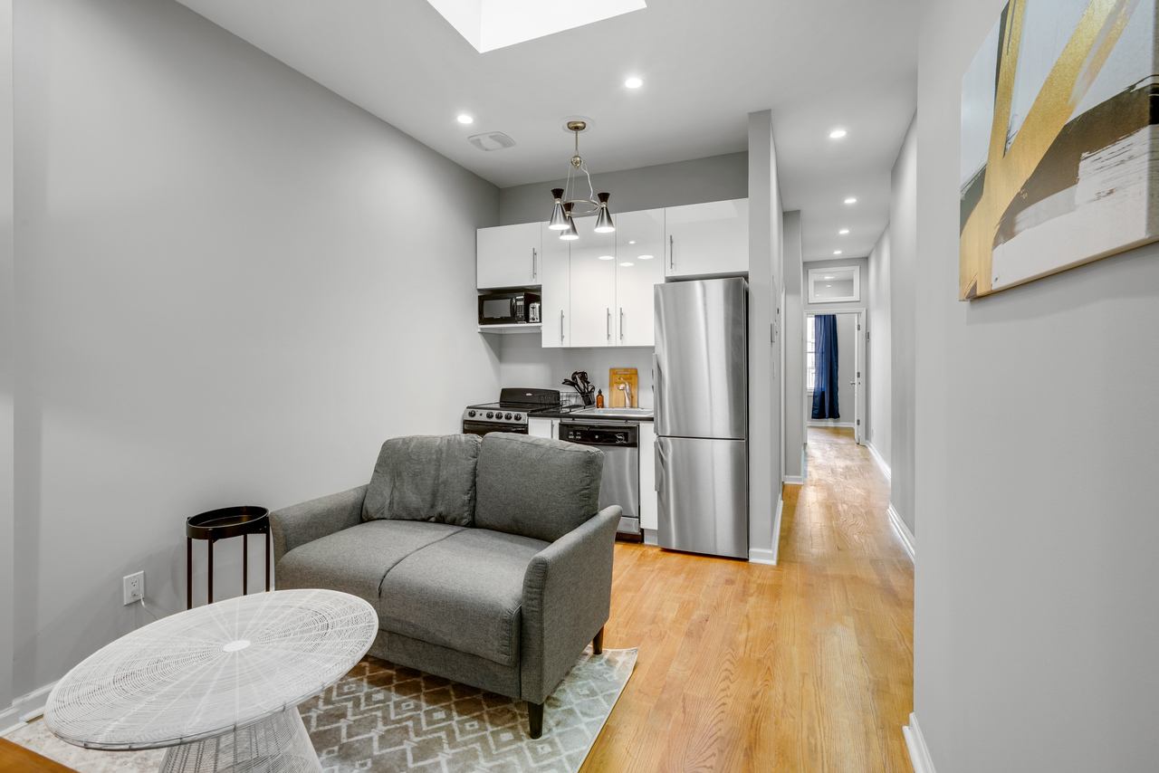 a room in Upper East Side photo 8