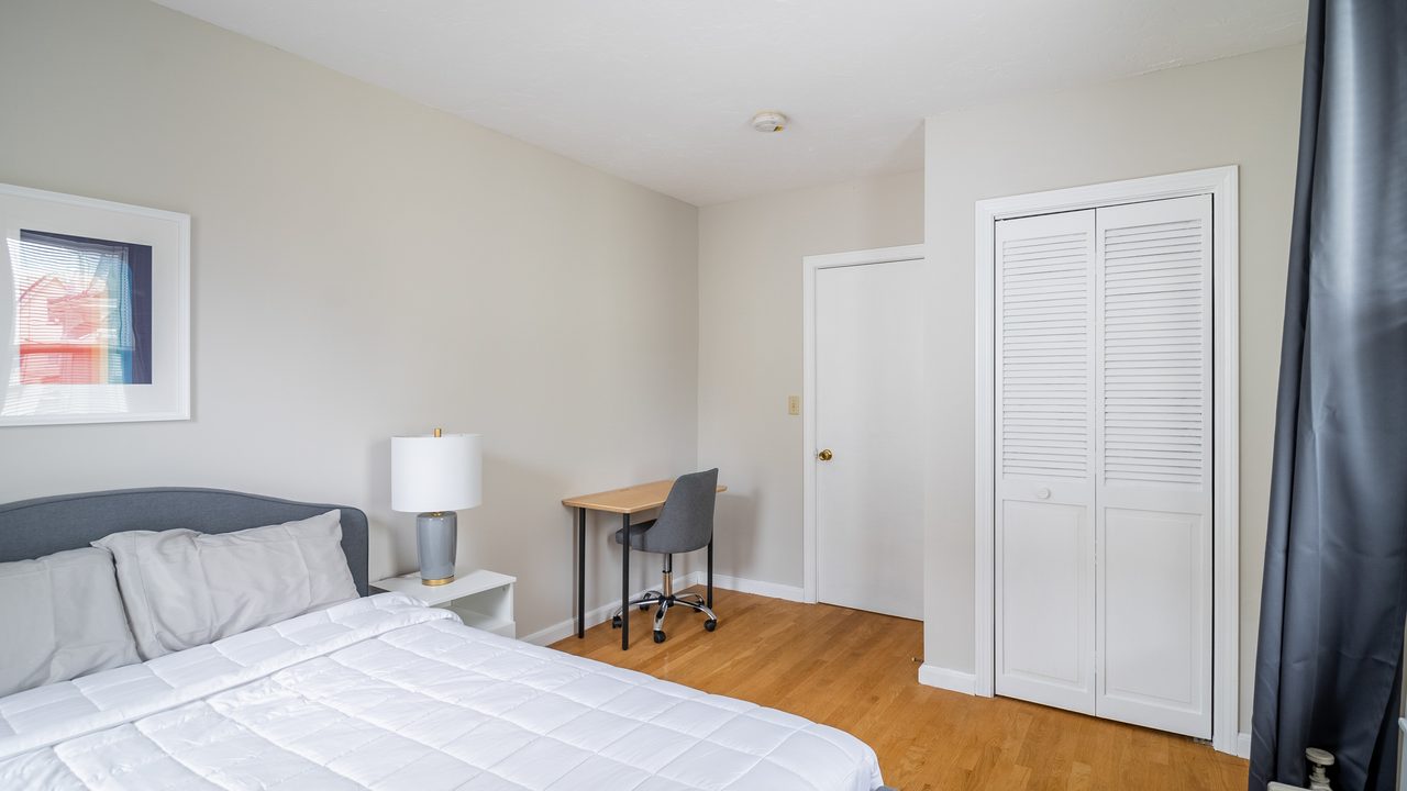 private room in East Somerville photo 3