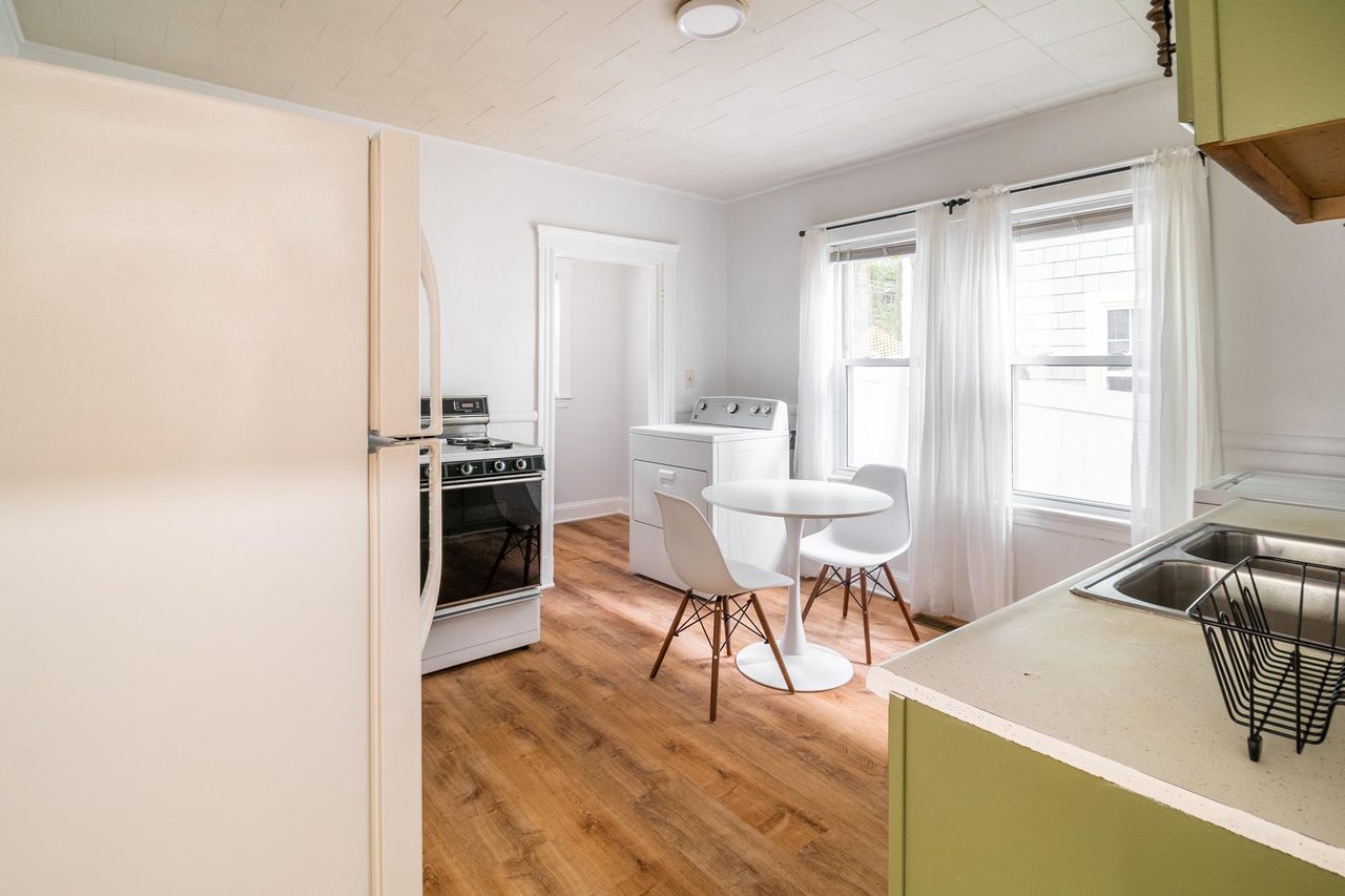 a room in Mission Hill photo 9