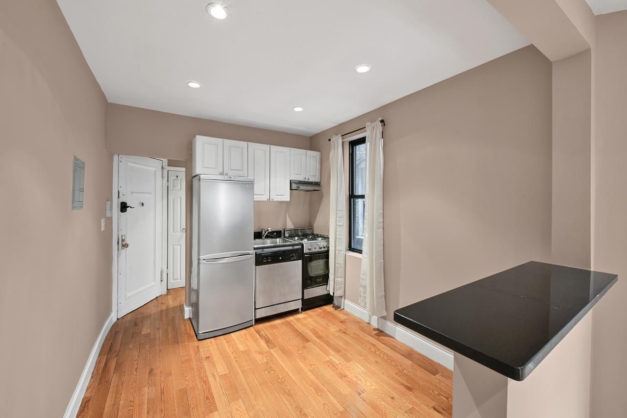 a room in East Village photo 4