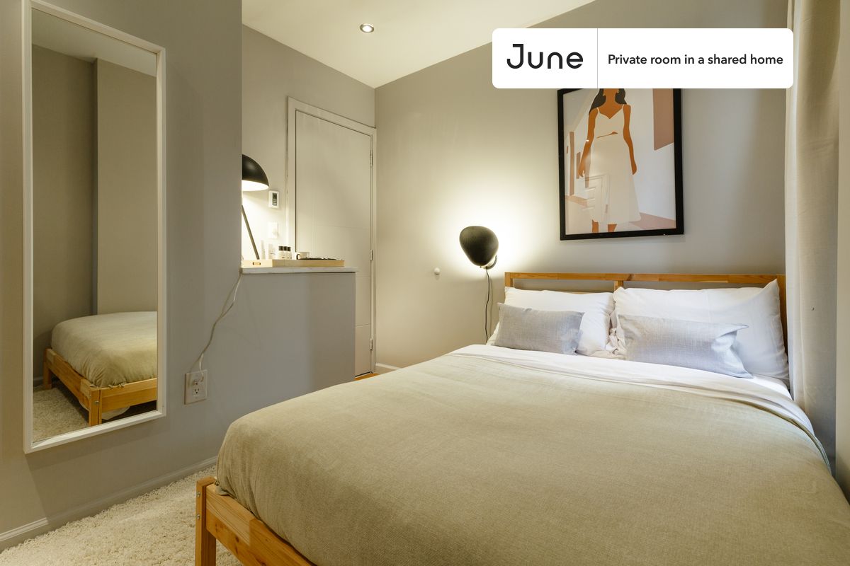 a room in Morningside Heights photo 2