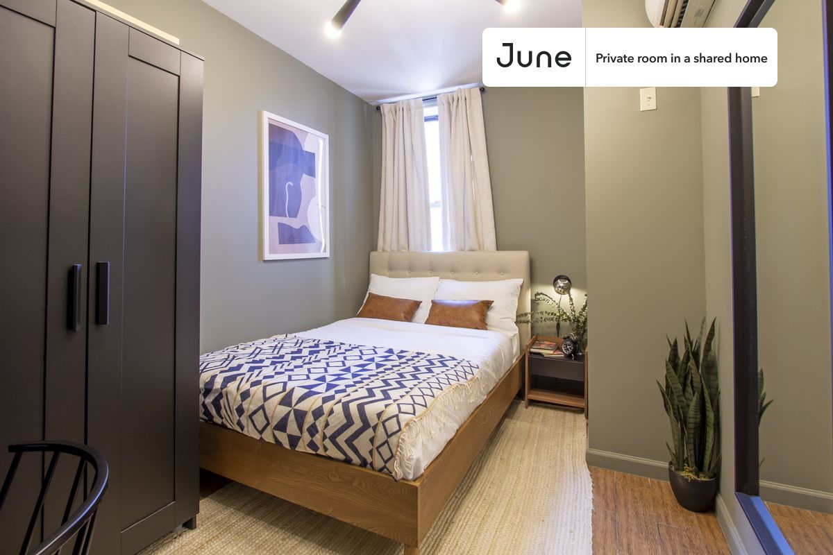 a room in Lower East Side