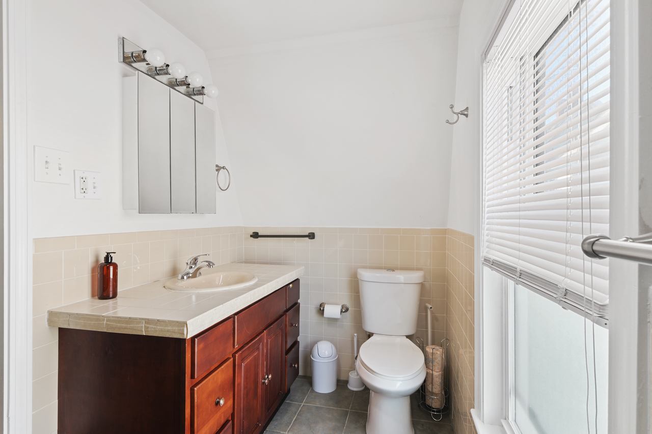 a room in Lower Allston photo 9