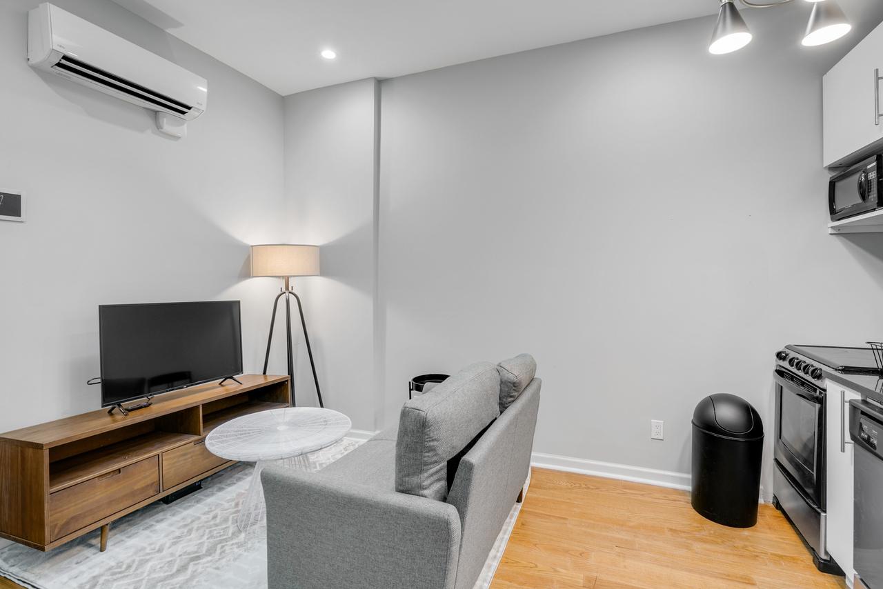 a room in Upper East Side photo 7