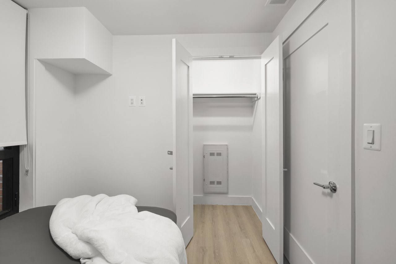 private room in Northwest Washington photo 2