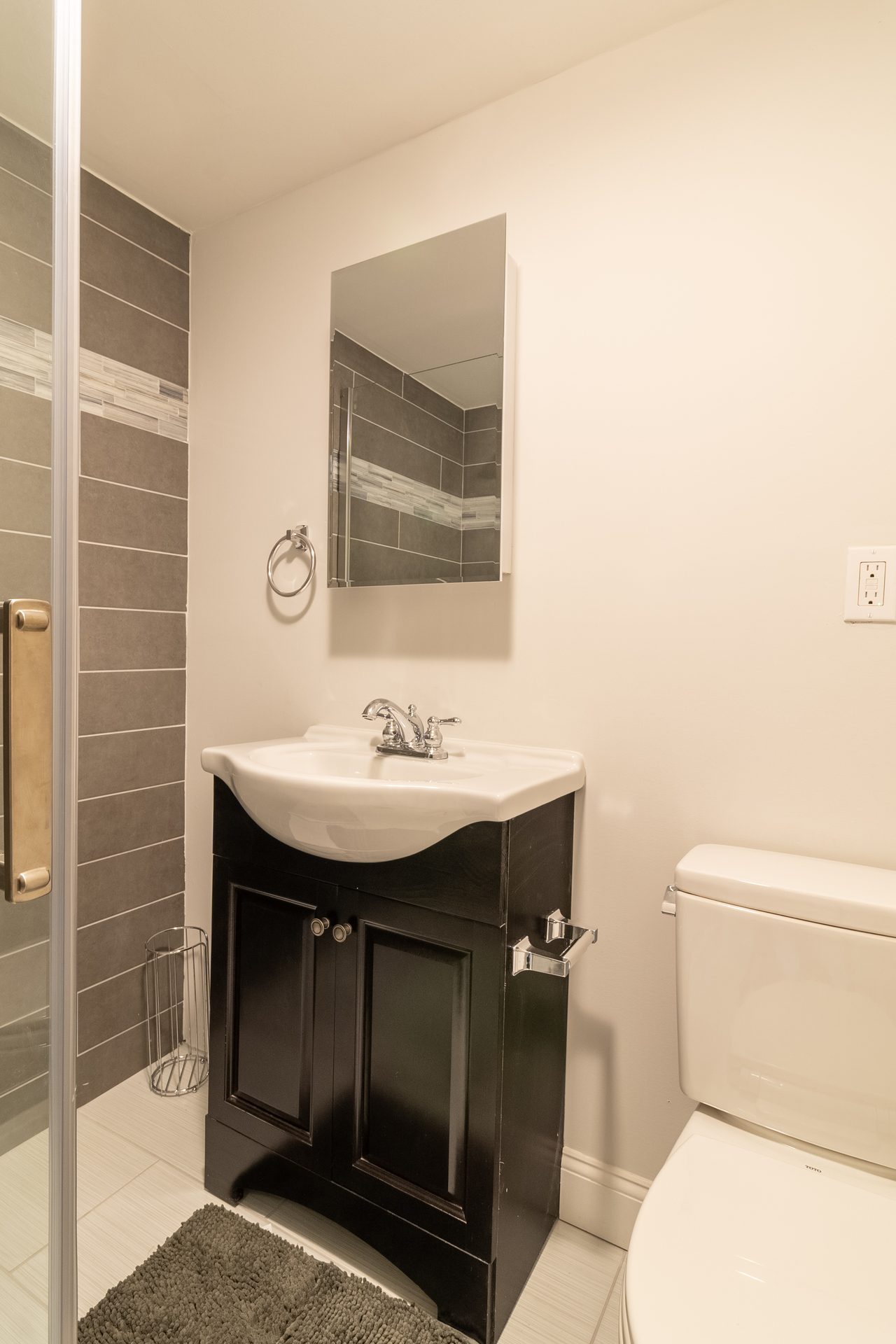 a room in East Somerville photo 8