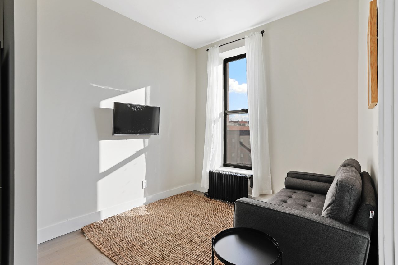 a room in Gowanus photo 5