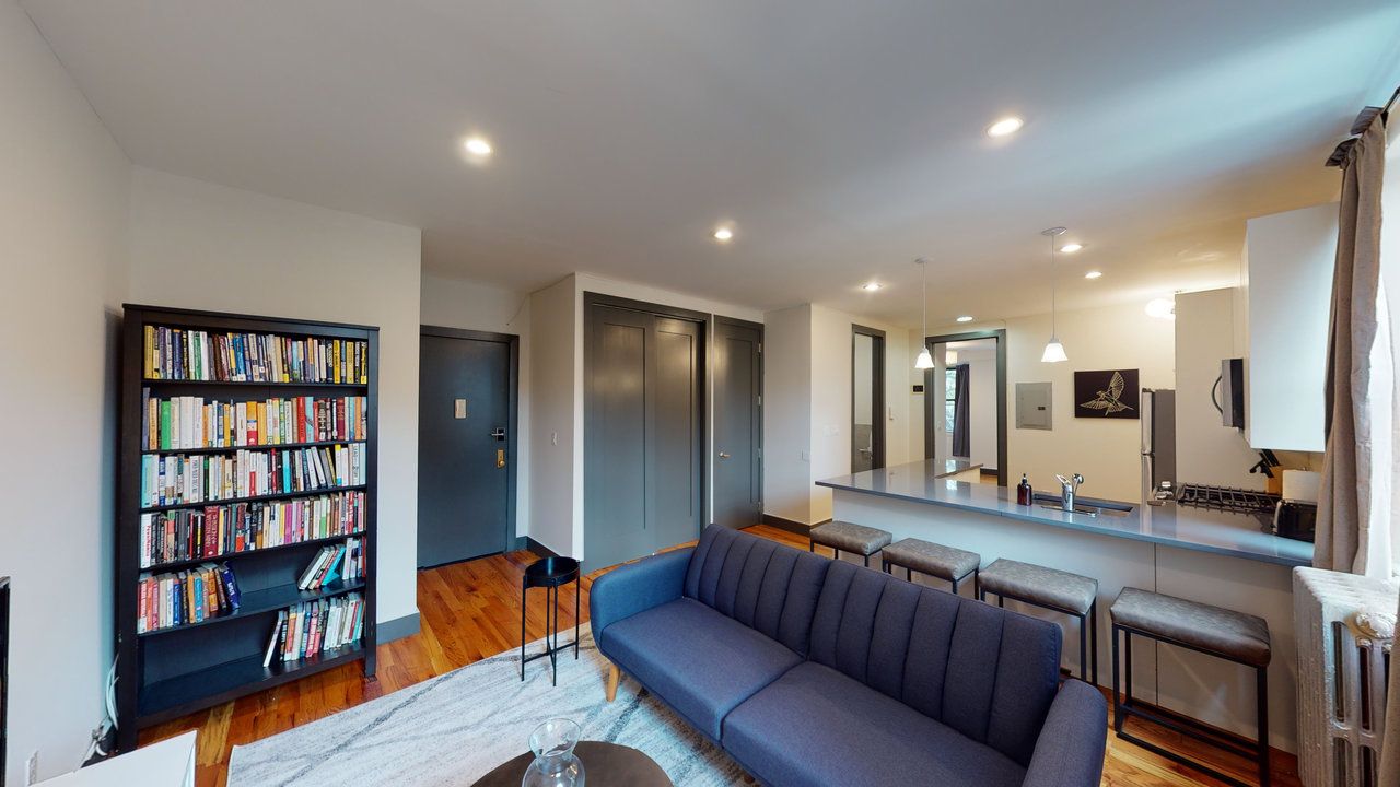 a room in Flatbush photo 4