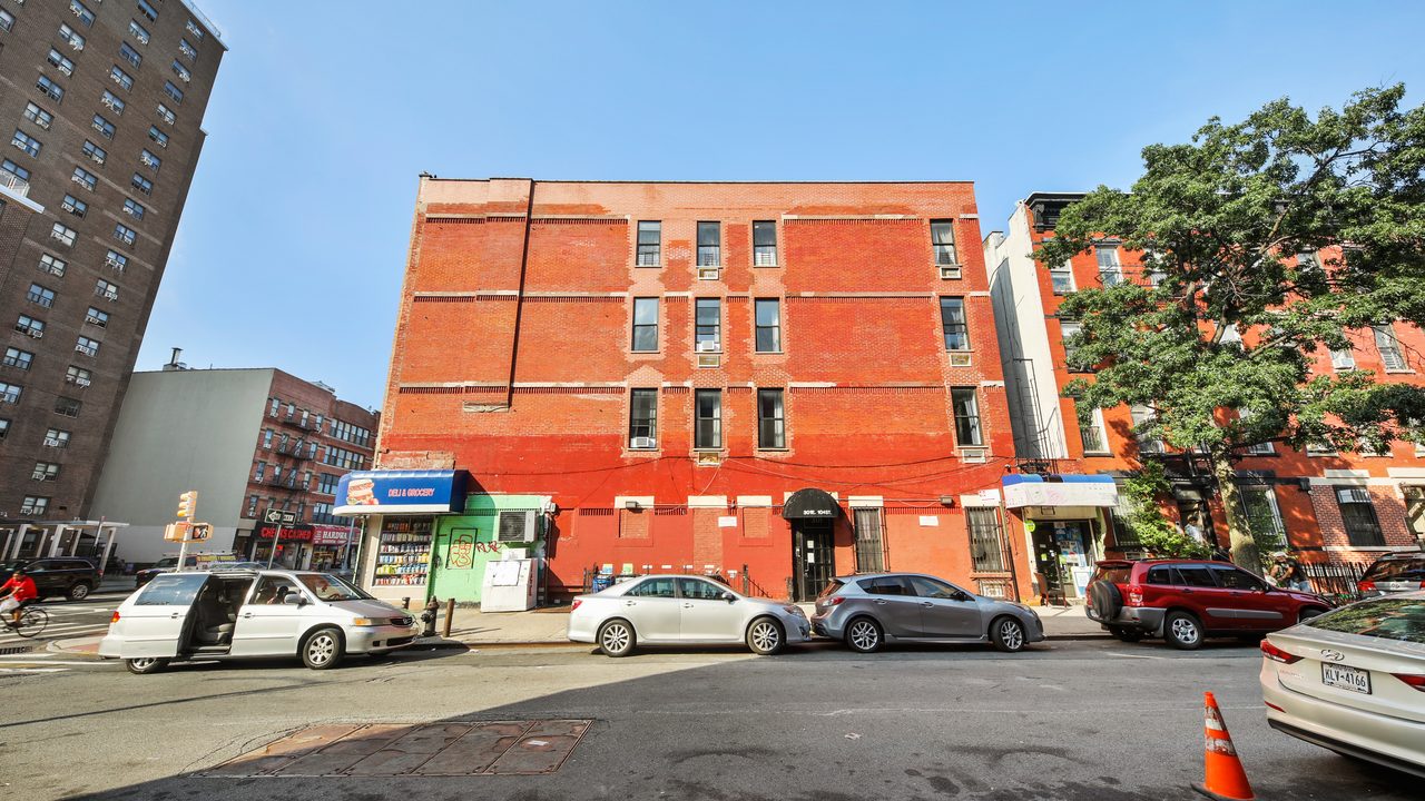 a room in East Harlem photo 9