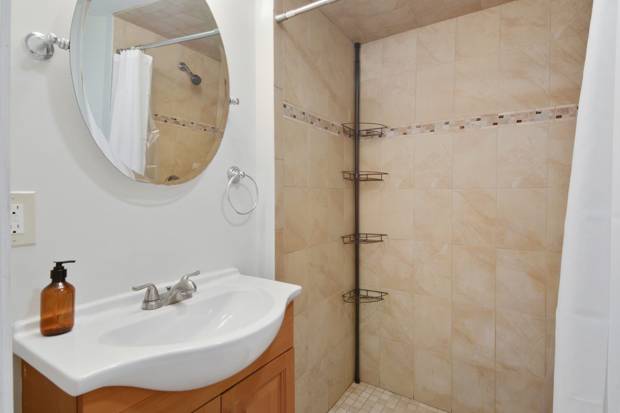 a room in Allston photo 9