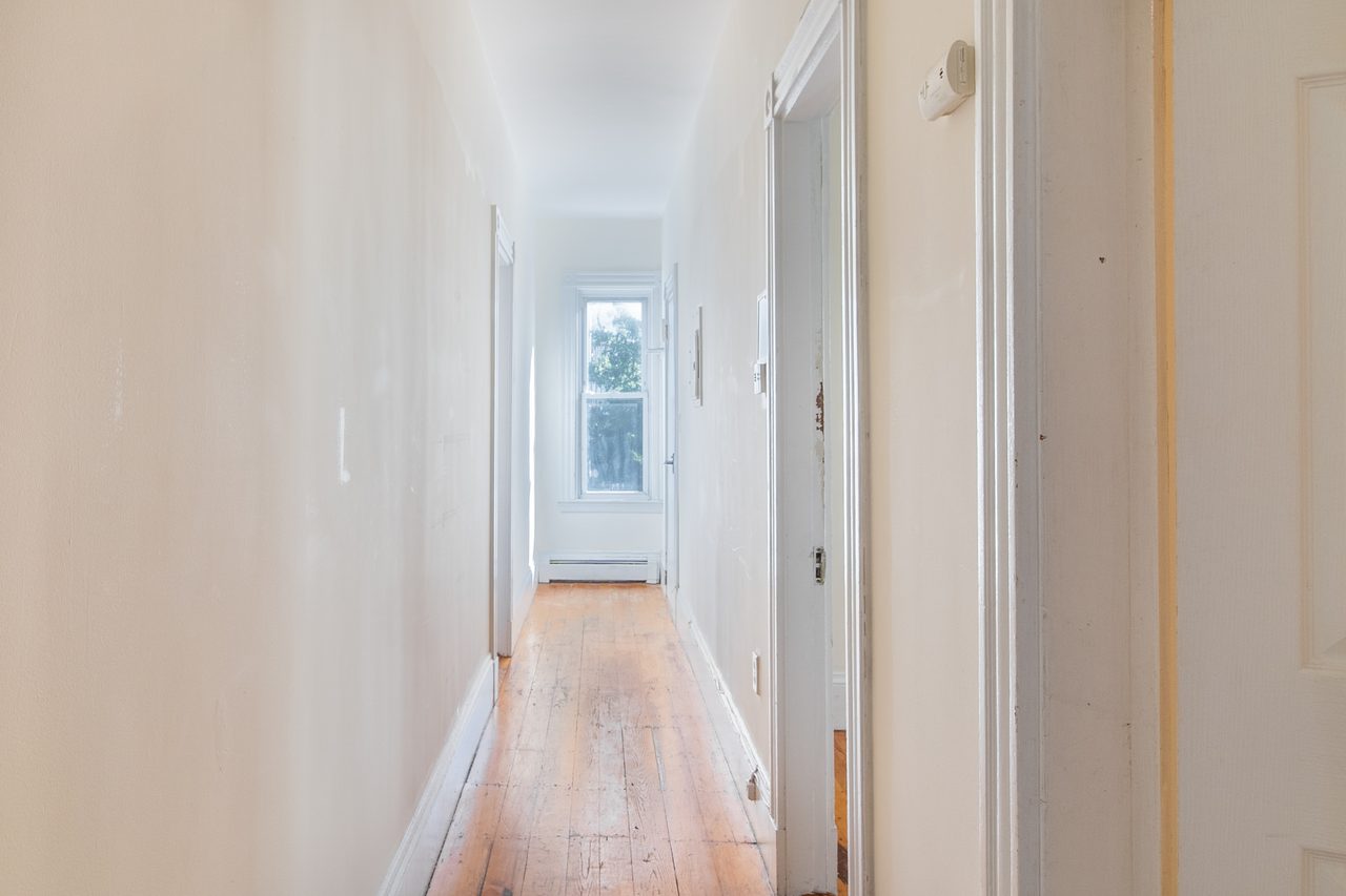 a room in Mission Hill photo 7