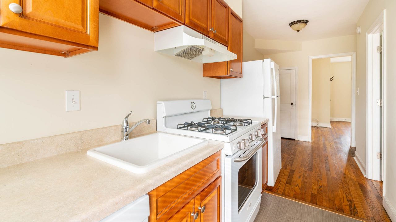 a room in Edgewood photo 4