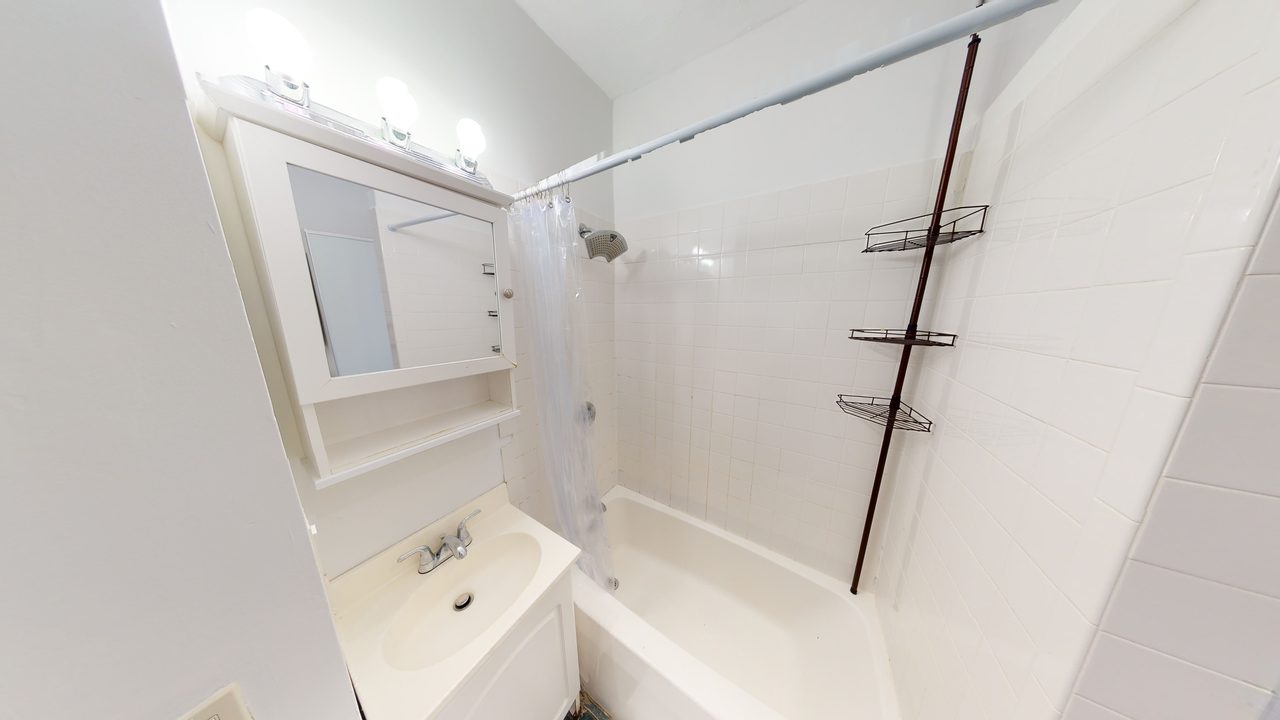 a room in Lower Allston photo 7
