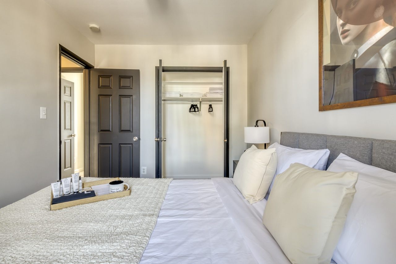a room in H Street Corridor photo 2