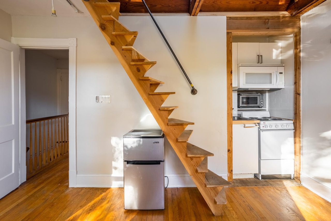 a room in Northwest Washington photo 2