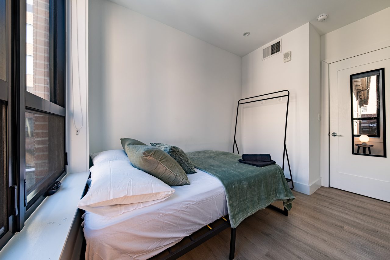 a room in Northwest Washington photo 2