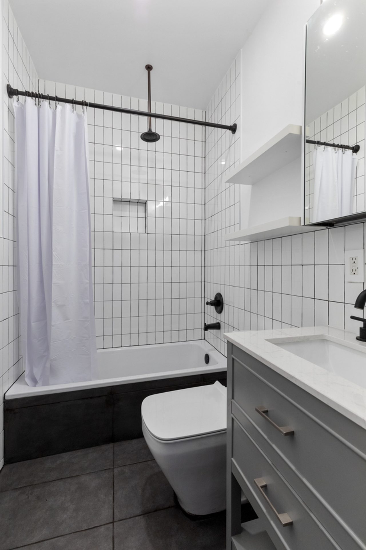 a room in Bedford-Stuyvesant photo 5