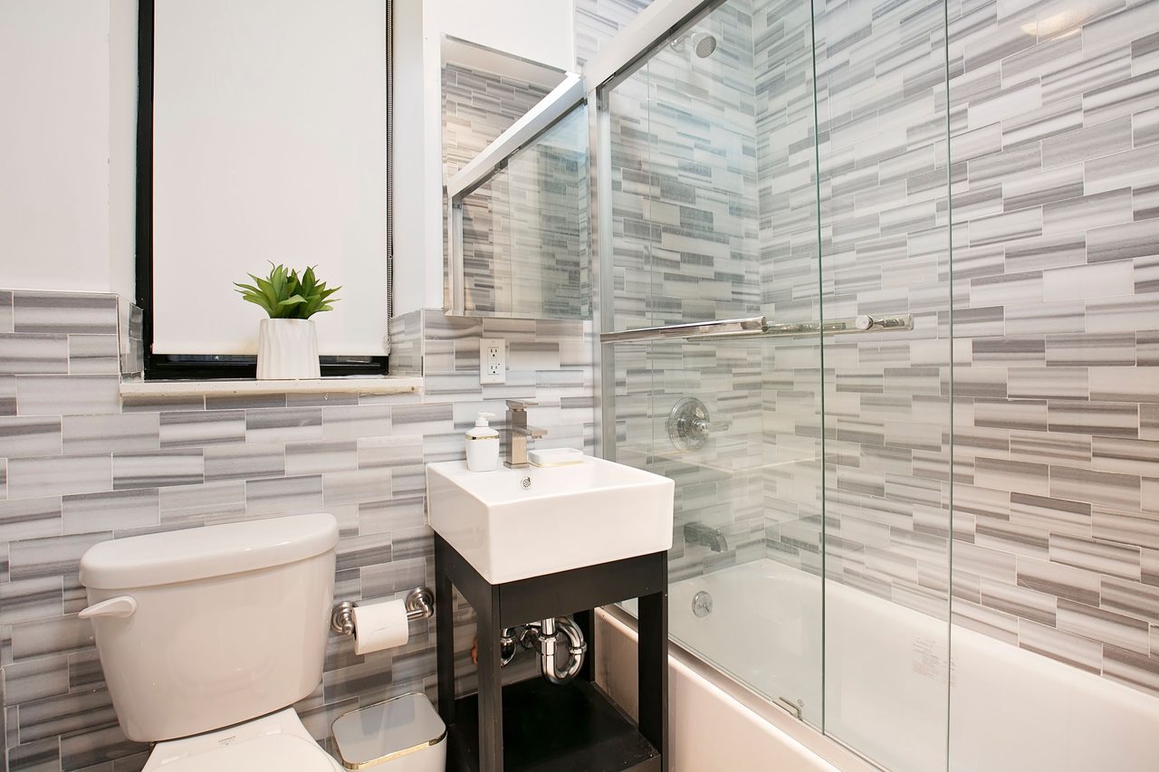 a room in Morningside Heights photo 5